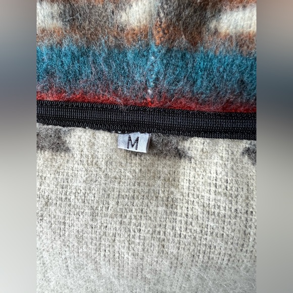 EXCELLENT- Southwestern Women’s Hooded Wool Coat- Hand made in Ecuador- Medium - Picture 14 of 14